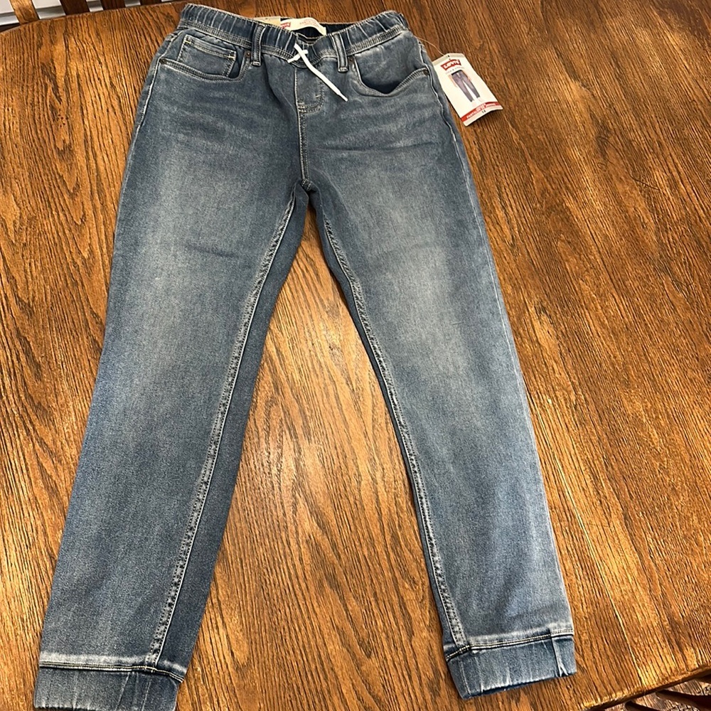 Nwt. Levi jogger pant